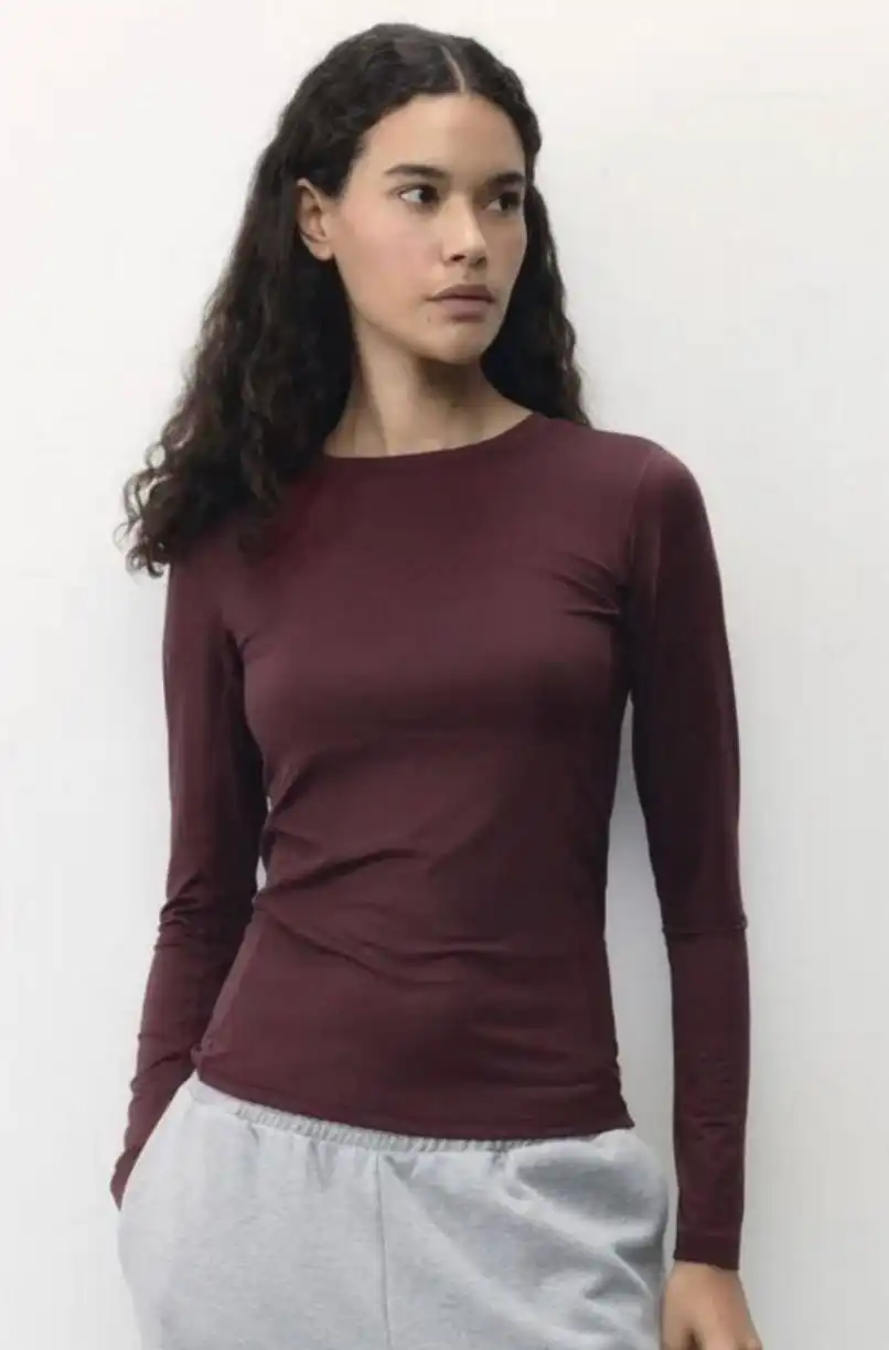 Продажа одежды, аксессуаров и спортивных товаров в Калининграде - Одежда и аксессуары (Барахолка) в Калининград