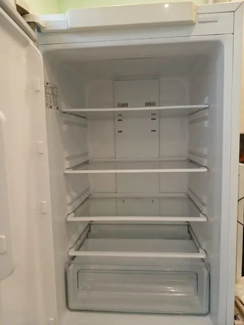 Холодильник Самсунг рабочий - Барахолка в Балтийск