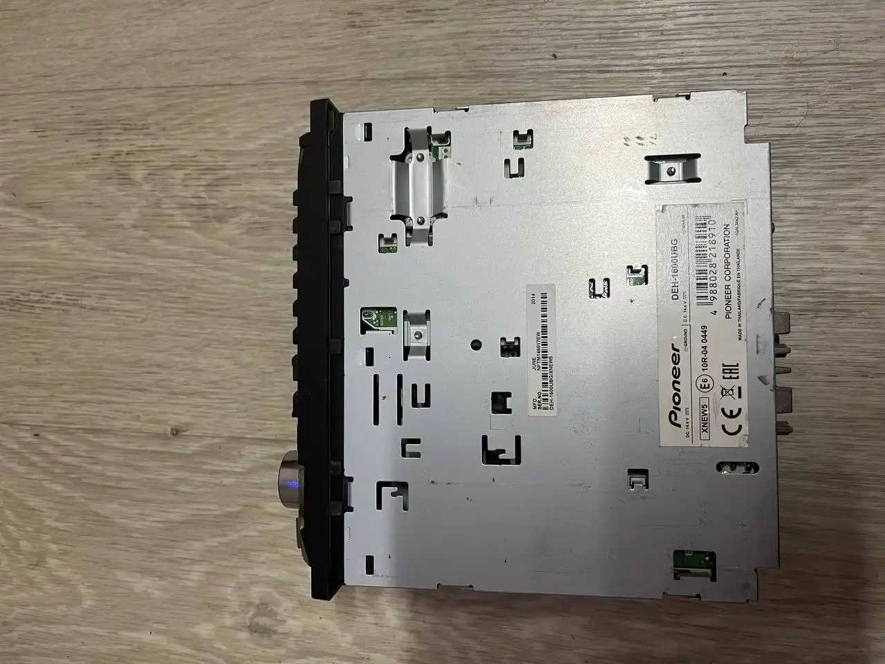 Продажа магнитолы и противотуманной фары на Ford Focus 1 2005 - Автозапчасти (Запчасти) в Калининград