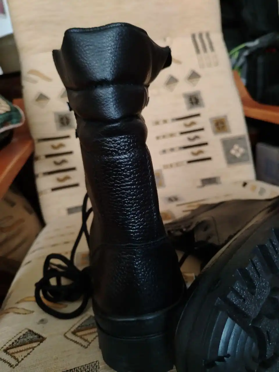 Продажа новых берцев размеры 40 и 43 - Обувь (Одежда) в Калининград