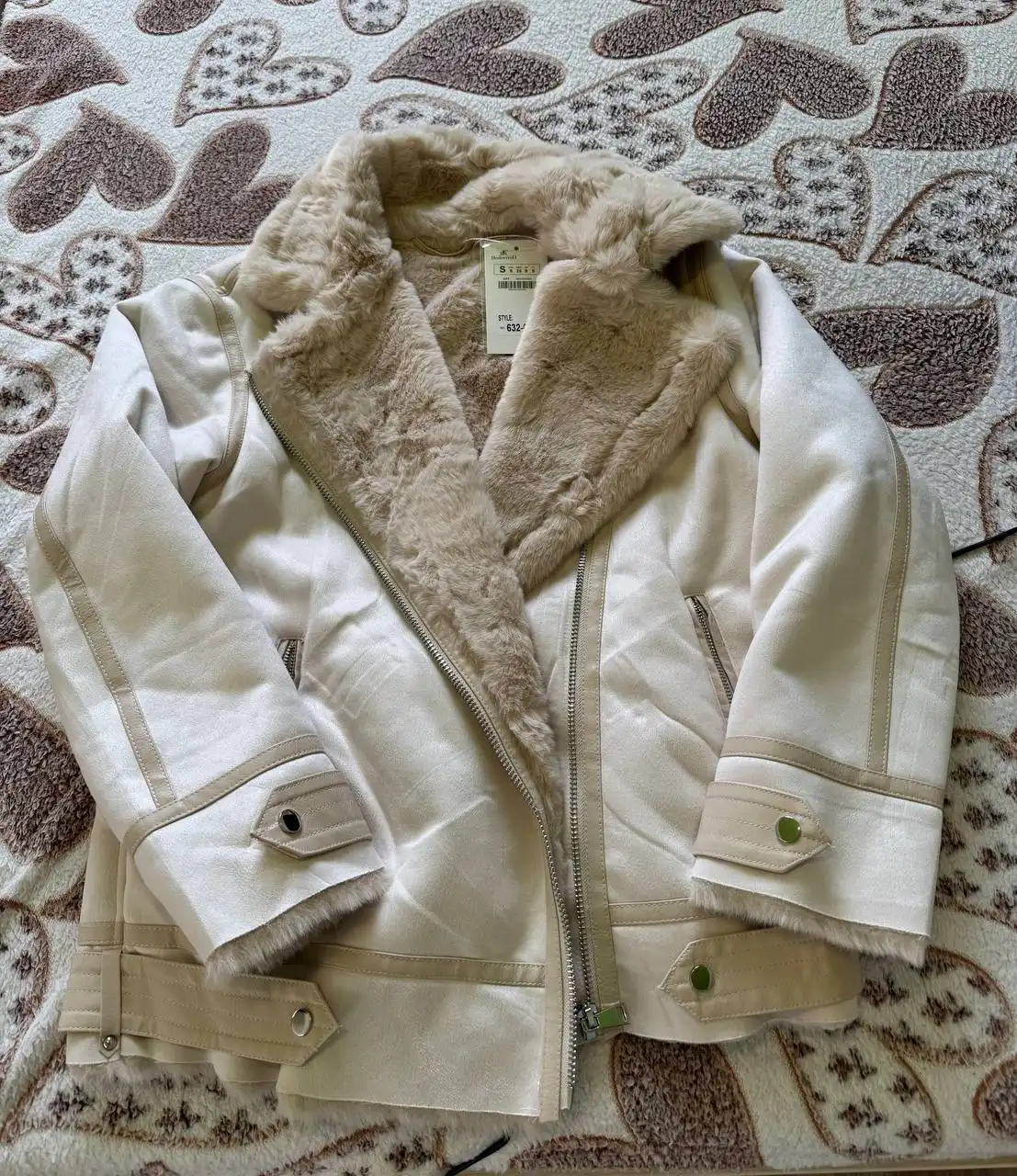 Дублёнка новая размер 42-44 - Верхняя одежда (Одежда) в Калининград