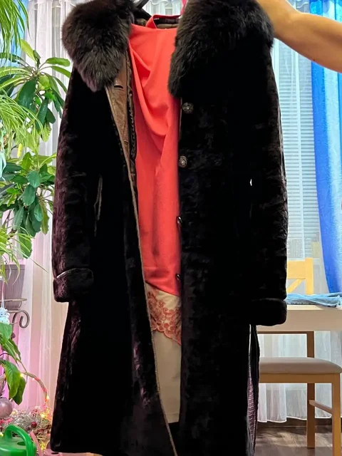 Женская мутоновая шуба с капюшоном - Аксессуары в Калининград