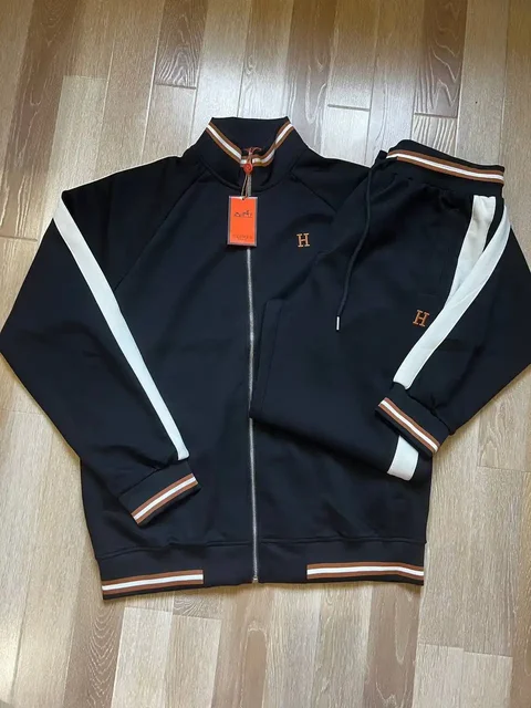 Продам спортивный костюм Hermes и жилетку Boss - Спортивная одежда в Калининград