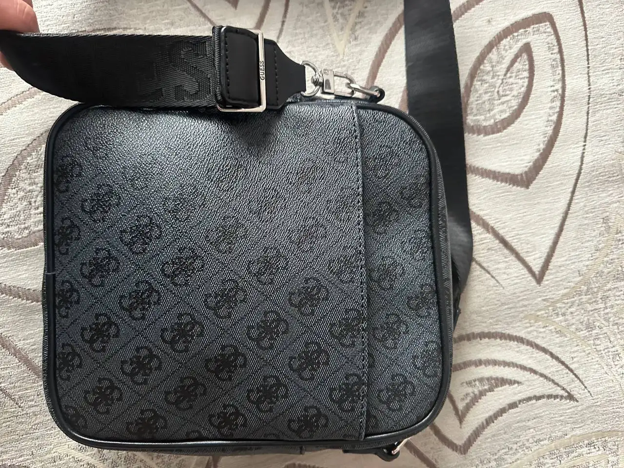 Продажа сумки Guess - Сумки (Одежда) в Калининград