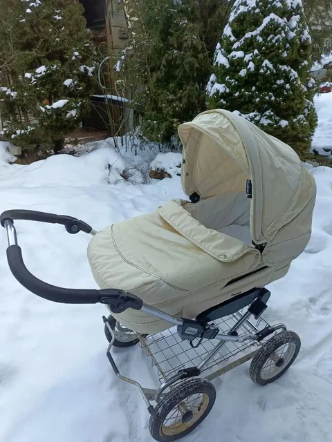 Детская коляска с автолюлькой и комплектом вещей - Мебель детская в Калининград