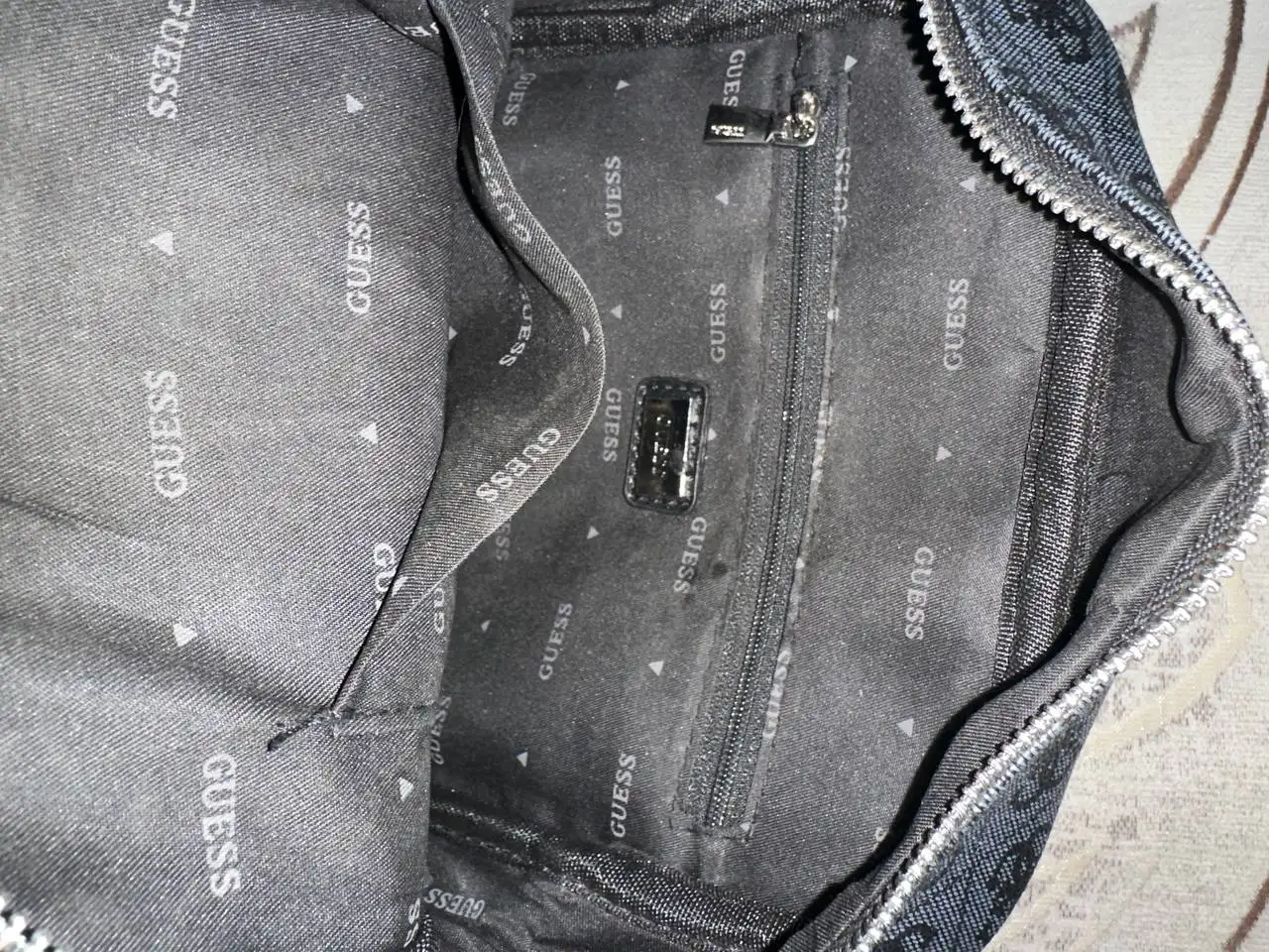 Продам сумку Guess - Сумки (Барахолка) в Калининград