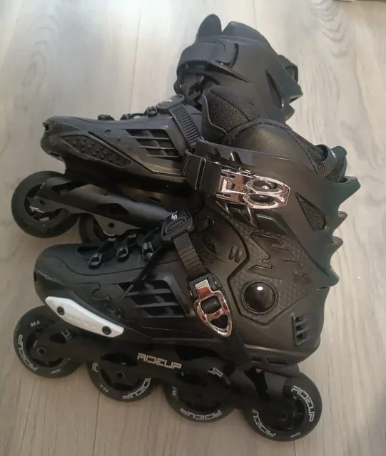 Продажа роликов 38 размера - частное объявление в Калининград