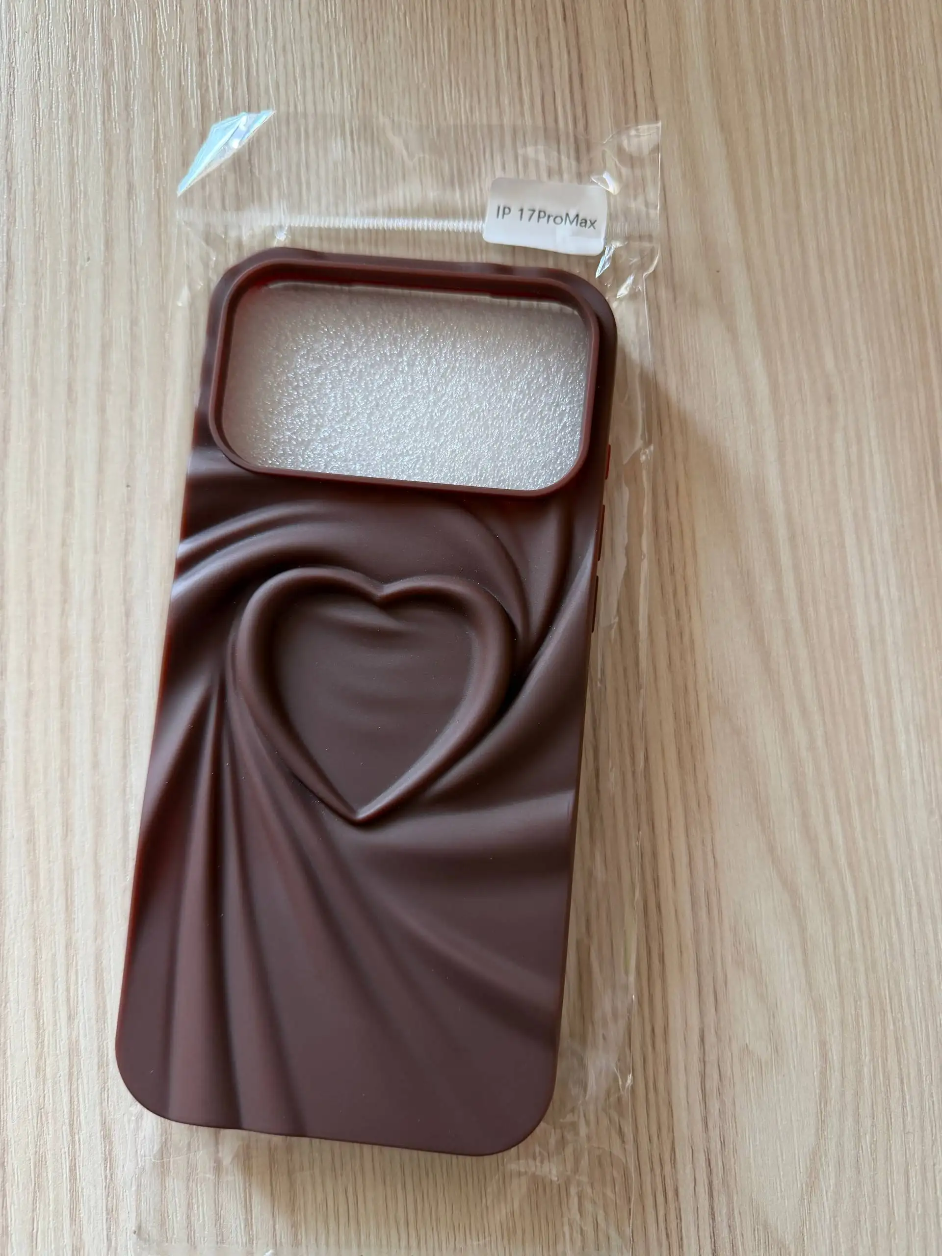 Продам новый чехол на iPhone 17 Pro Max - Аксессуары для телефонов (Электроника) в Калининград