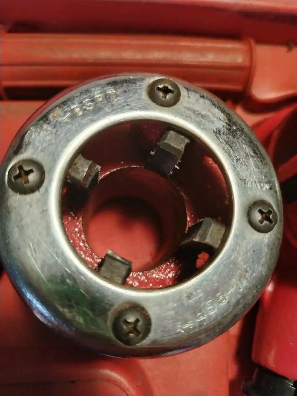 Продам труборез и клуб для нарезки резбы - Инструменты (Барахолка) в Калининград