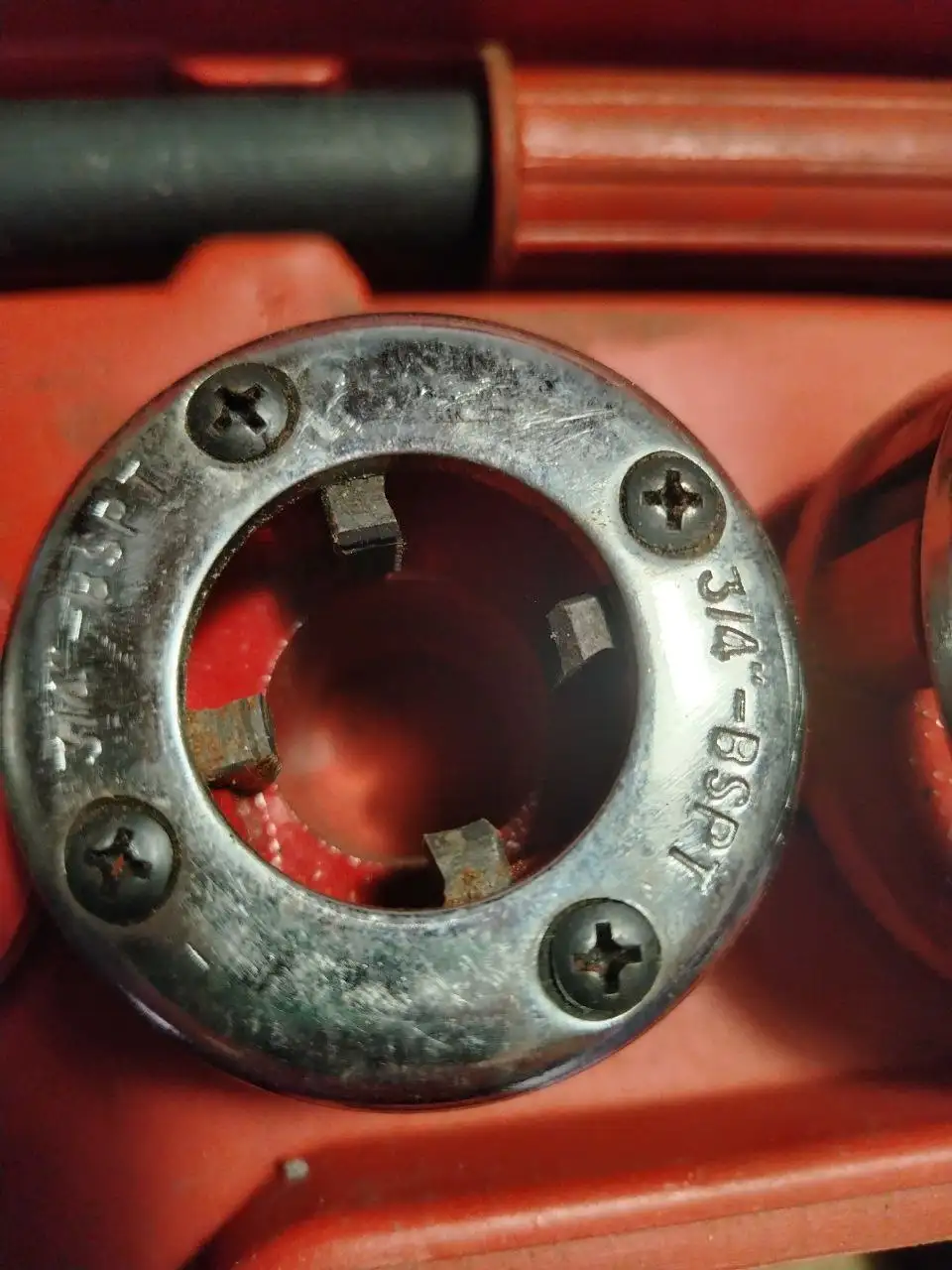 Продам труборез и клуб для нарезки резбы - Инструменты (Барахолка) в Калининград