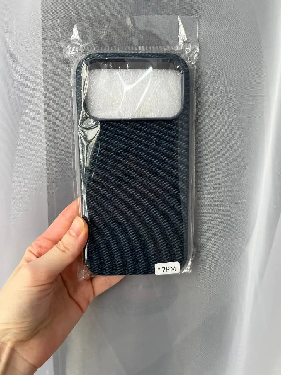 Продам два чехла на iPhone 17 Pro Max - Аксессуары для телефонов (Электроника) в Калининград