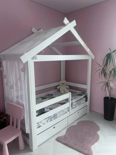 Продам детскую кровать-домик из ЛДСП белого цвета - Товары для детей в Калининград