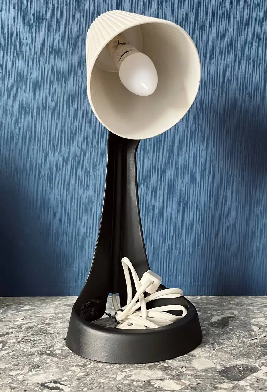 Лампа с лампочкой - Освещение (Для дома и дачи) в Калининград