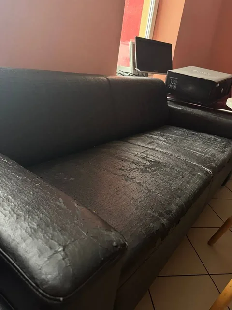 Продажа черного дивана из офиса - Барахолка в Калининград