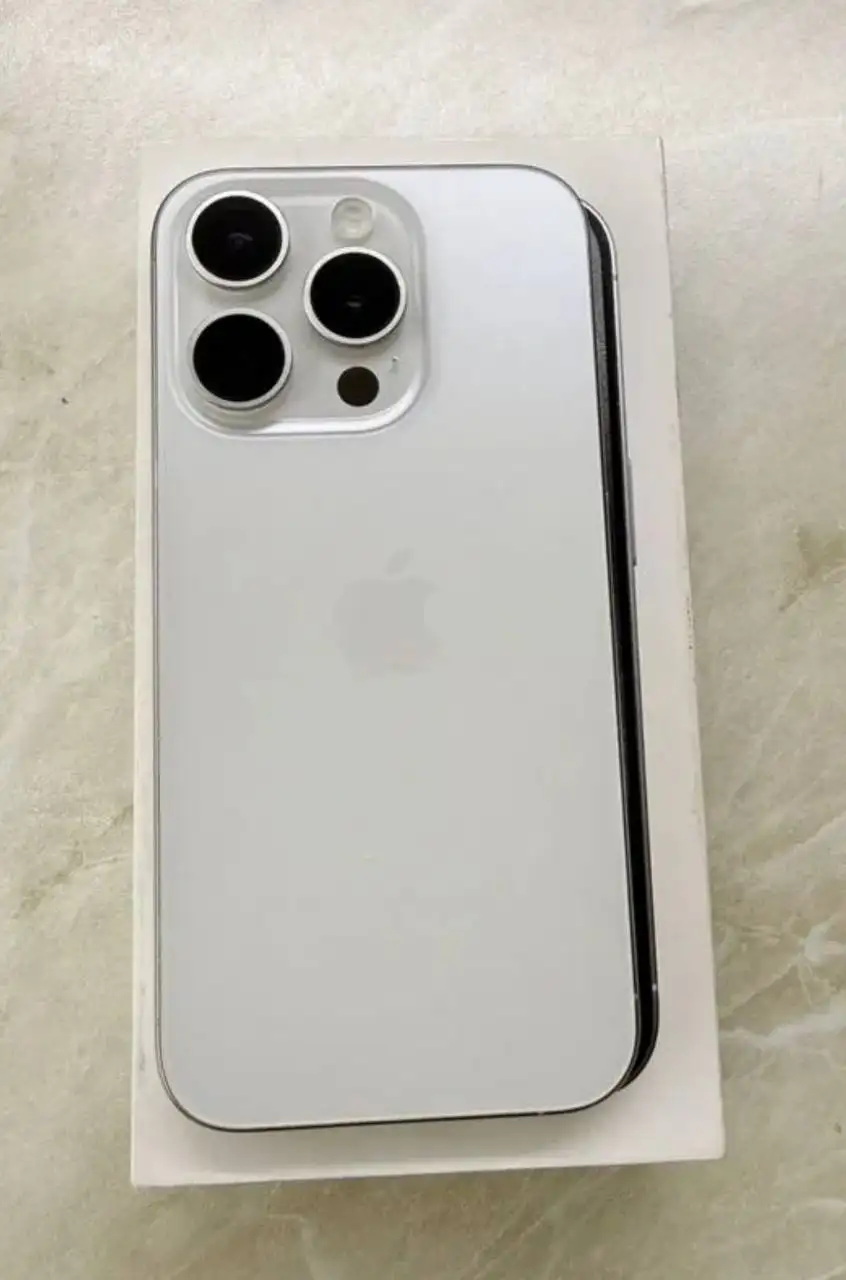 Продам iPhone 15 Pro 256 ГБ 2 SIM белый - Смартфоны (Электроника) в Калининград