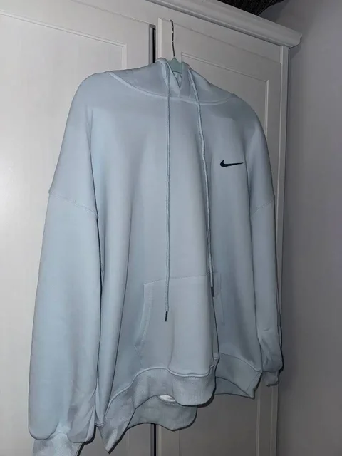 Худи Nike и Adidas в трендовых цветах - Наращивание ногтей в Калининград