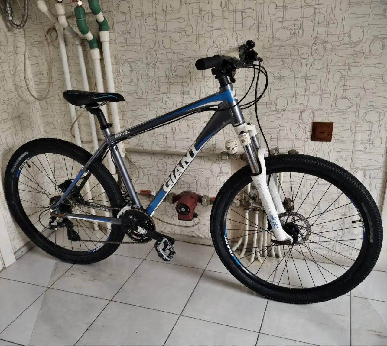 Велосипед Giant Revel 1 - Велосипеды (Хобби и отдых) в Калининград