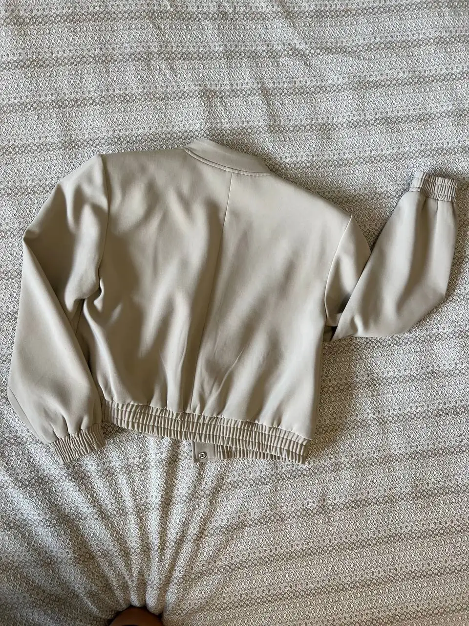 Куртка бомбер и сумка Guess - Верхняя одежда (Одежда) в Калининград