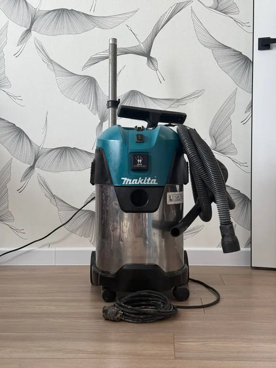 Строительный пылесос Makita VC3011L - Строительное оборудование (Барахолка) в Калининград