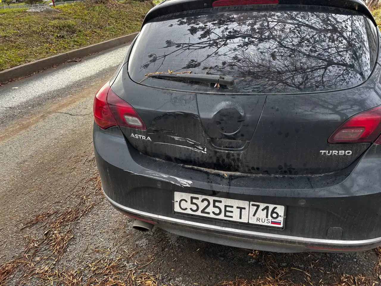 Опель Астра J 2013 года