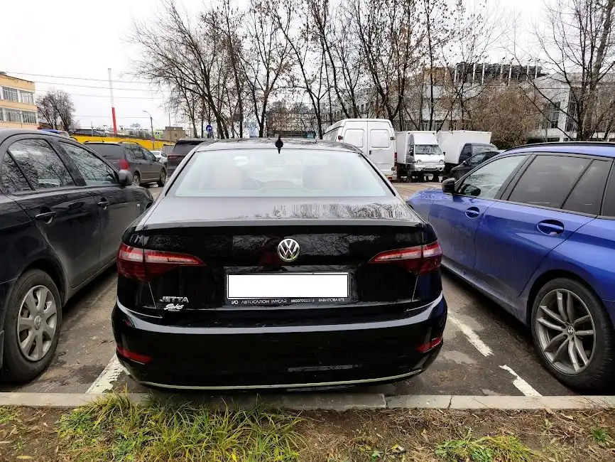VOLKSWAGEN JETTA black 2020 года