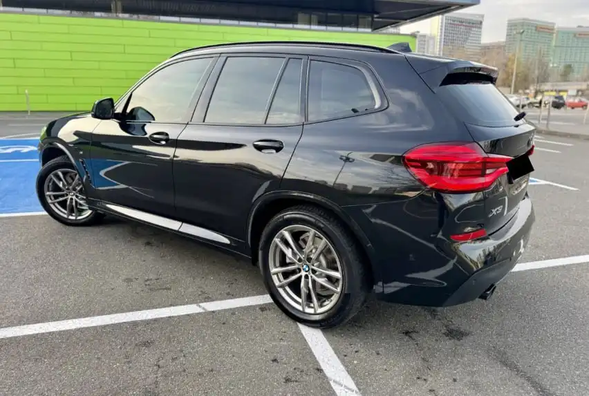 BMW X3 2.0 л • 190 л.с. в отличном состоянии