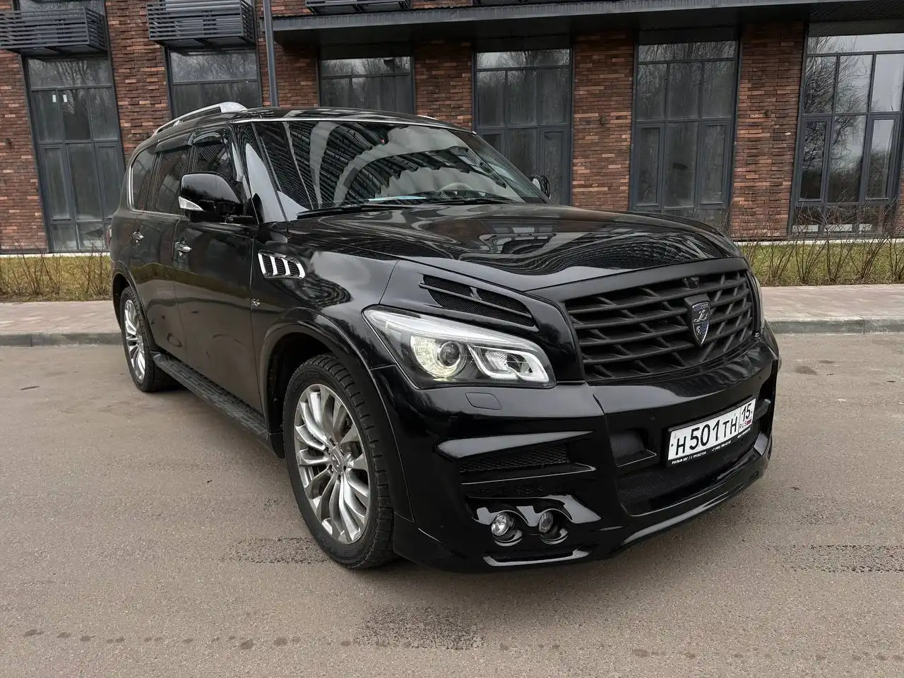 Infiniti QX80 AT 2015 года