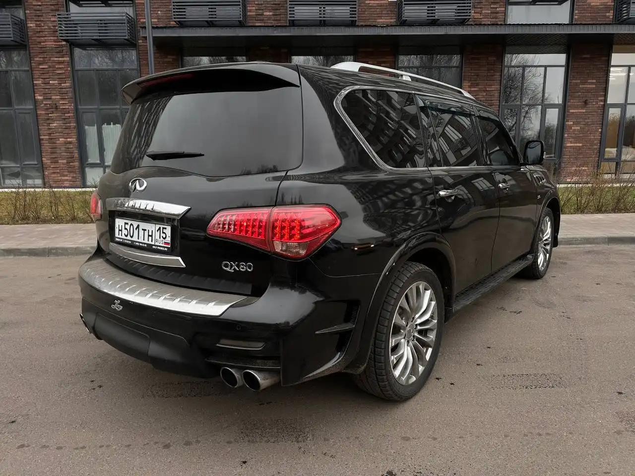 Infiniti QX80 AT 2015 года