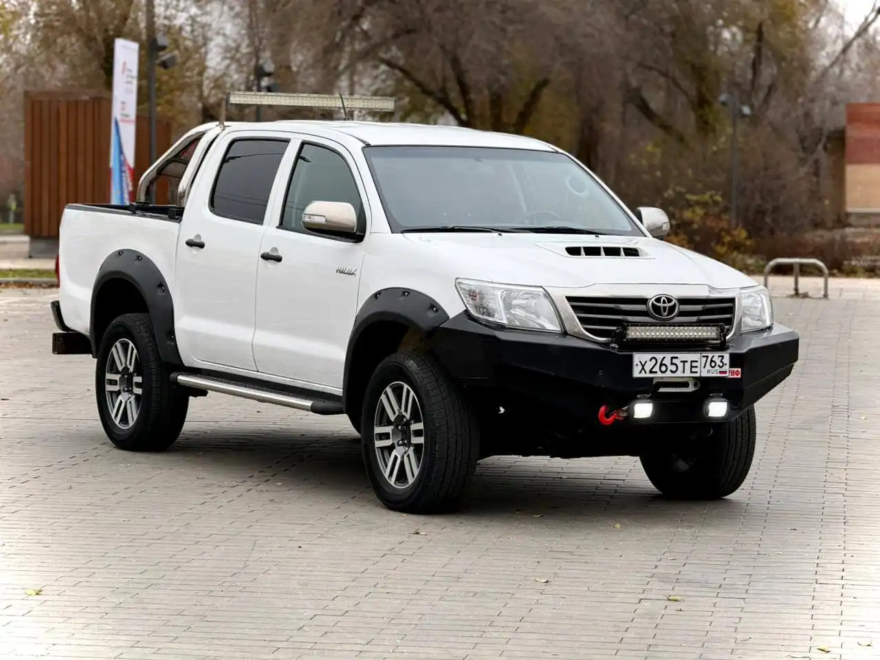 Продам Toyota Hilux 2012 года в отличном состоянии