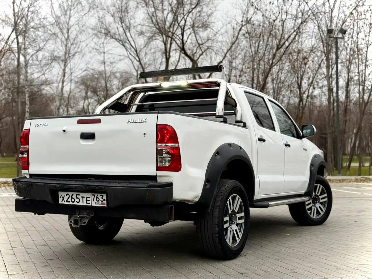 Продам Toyota Hilux 2012 года в отличном состоянии