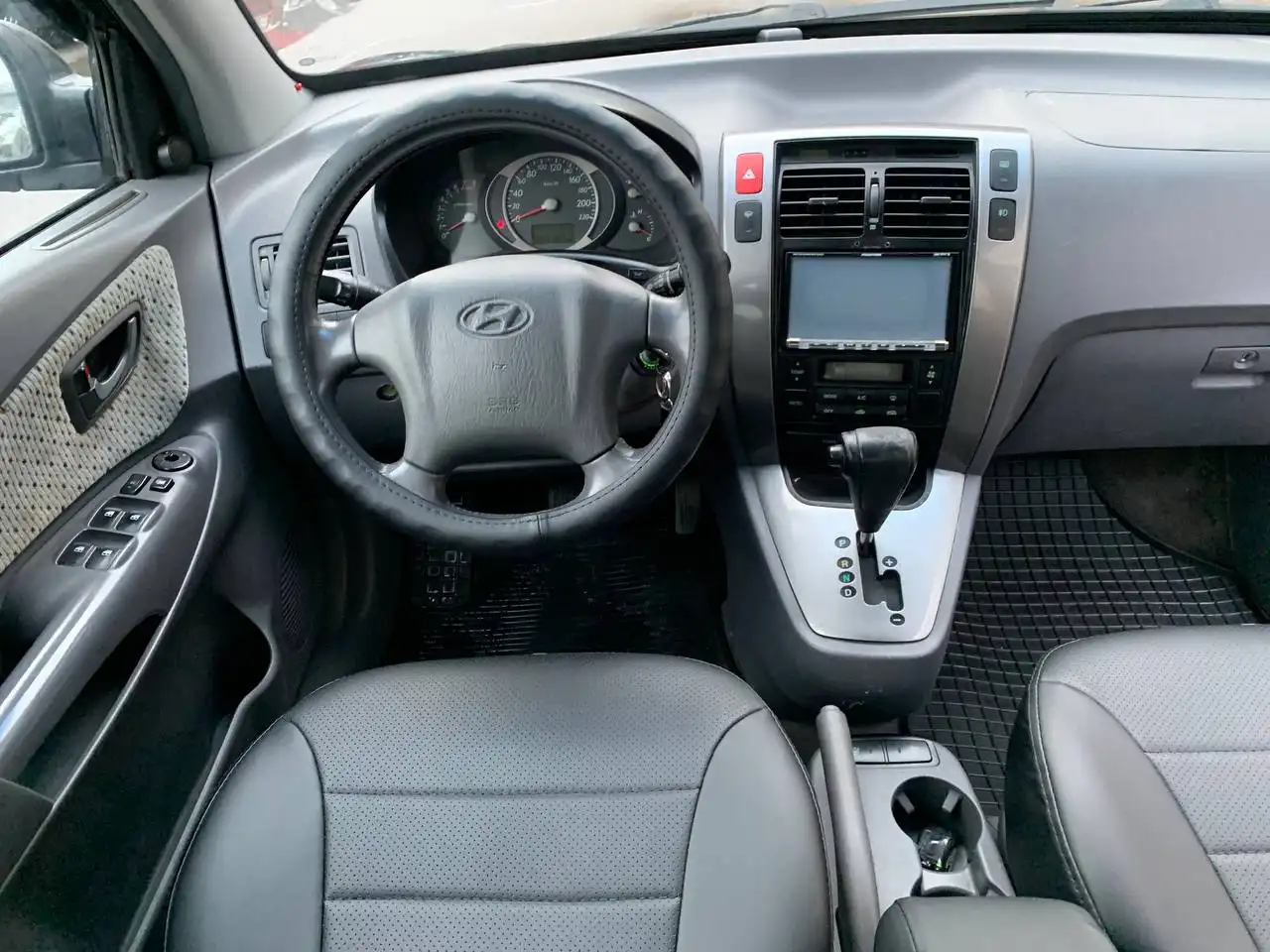 Hyundai Tucson 2004 г.в. 2.7АТ в Санкт-Петербурге