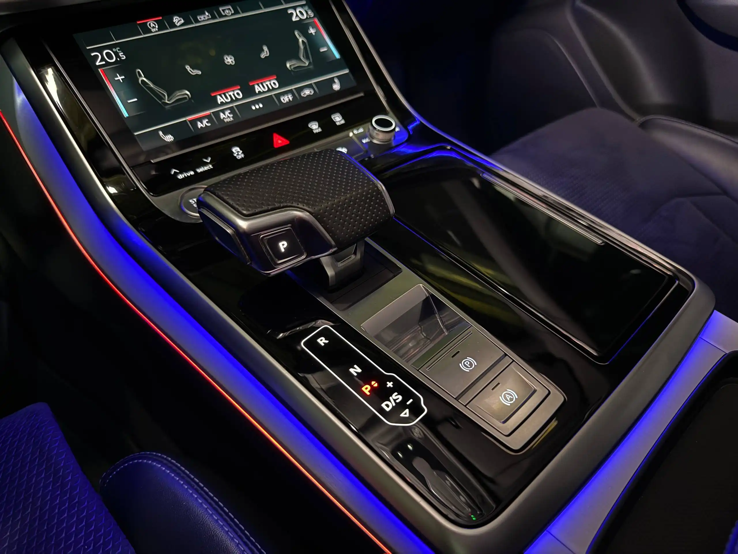 AUDI Q8 S line 2020 года - Внедорожники (Авто) в Москва