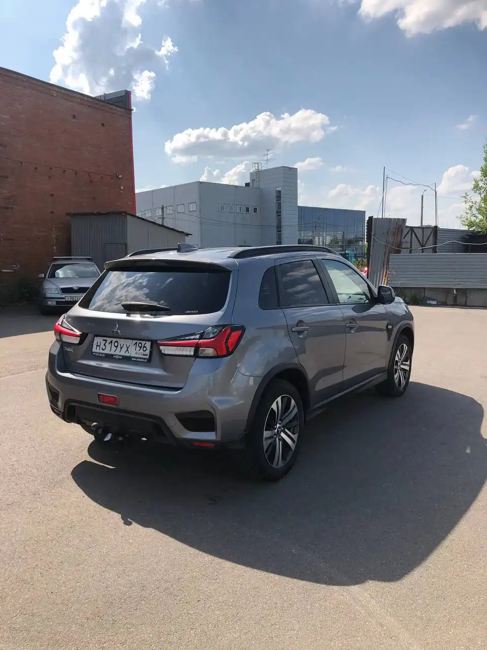 Продажа автомобиля Toyota RAV4 2021 года - Внедорожники/кроссоверы (Авто) в Москва
