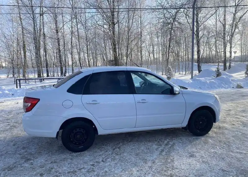 Продажа автомобиля Гранта 2023 года - Легковые автомобили (Авто) в Москва