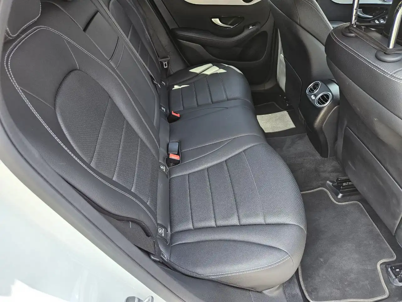 Mercedes-Benz GLC 300 2021 года, 2.0 л, 23 000 км - Легковые автомобили (Авто) в Донецк