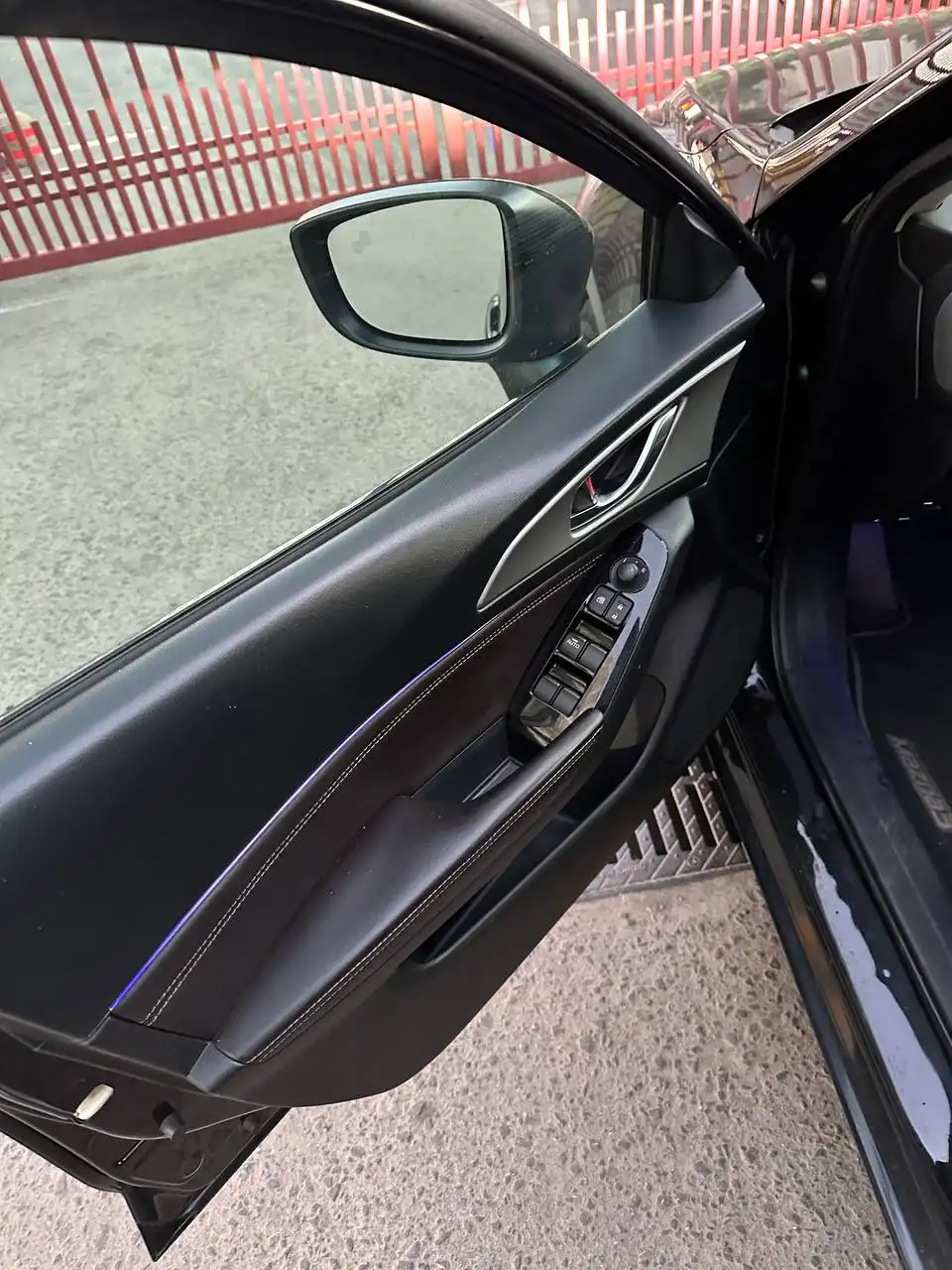 Mazda 3 2017 автомат 2.0 с пробегом 108 тыс. км - Легковые автомобили (Авто) в Москва