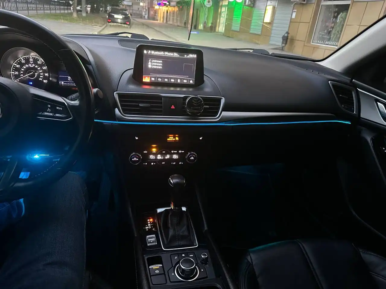 Mazda 3 2017 автомат 2.0 с пробегом 108 тыс. км - Легковые автомобили (Авто) в Москва