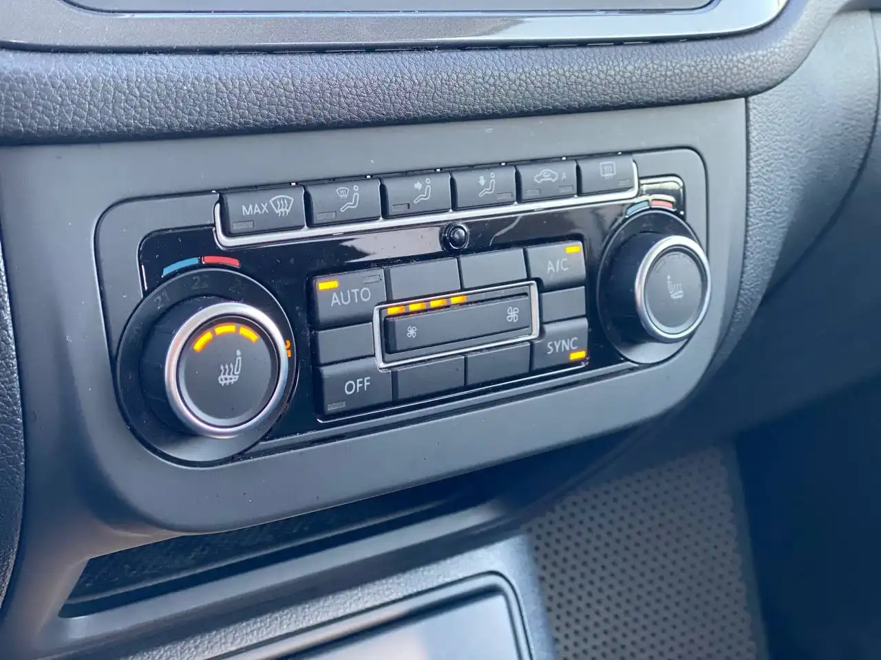 Volkswagen Tiguan I (рестайлинг) 2012 года, дизель 2.0 TDI AT, пробег 185т.км - Внедорожники/кроссоверы (Авто) в Москва