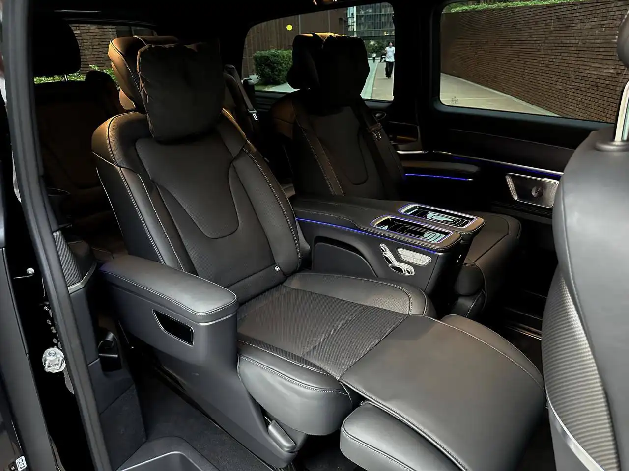 Mercedes-Benz V-Класс 300 d экстра длинный 2024 года - Минивэны / V-Класс (Авто) в Москва