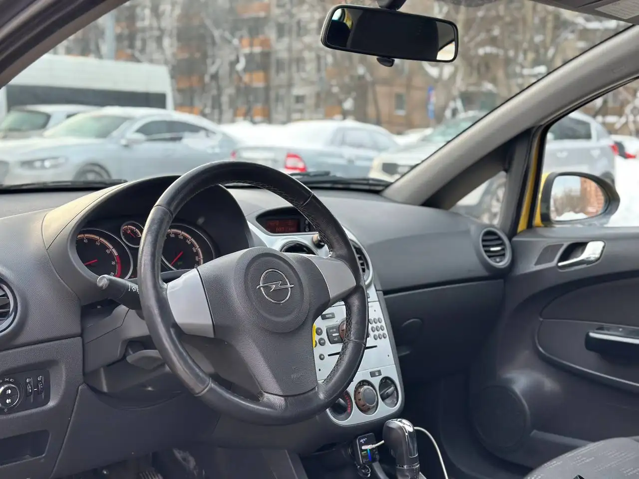 Opel Corsa 2011 автомат 1.4 бензин - Легковые автомобили (Авто) в Москва