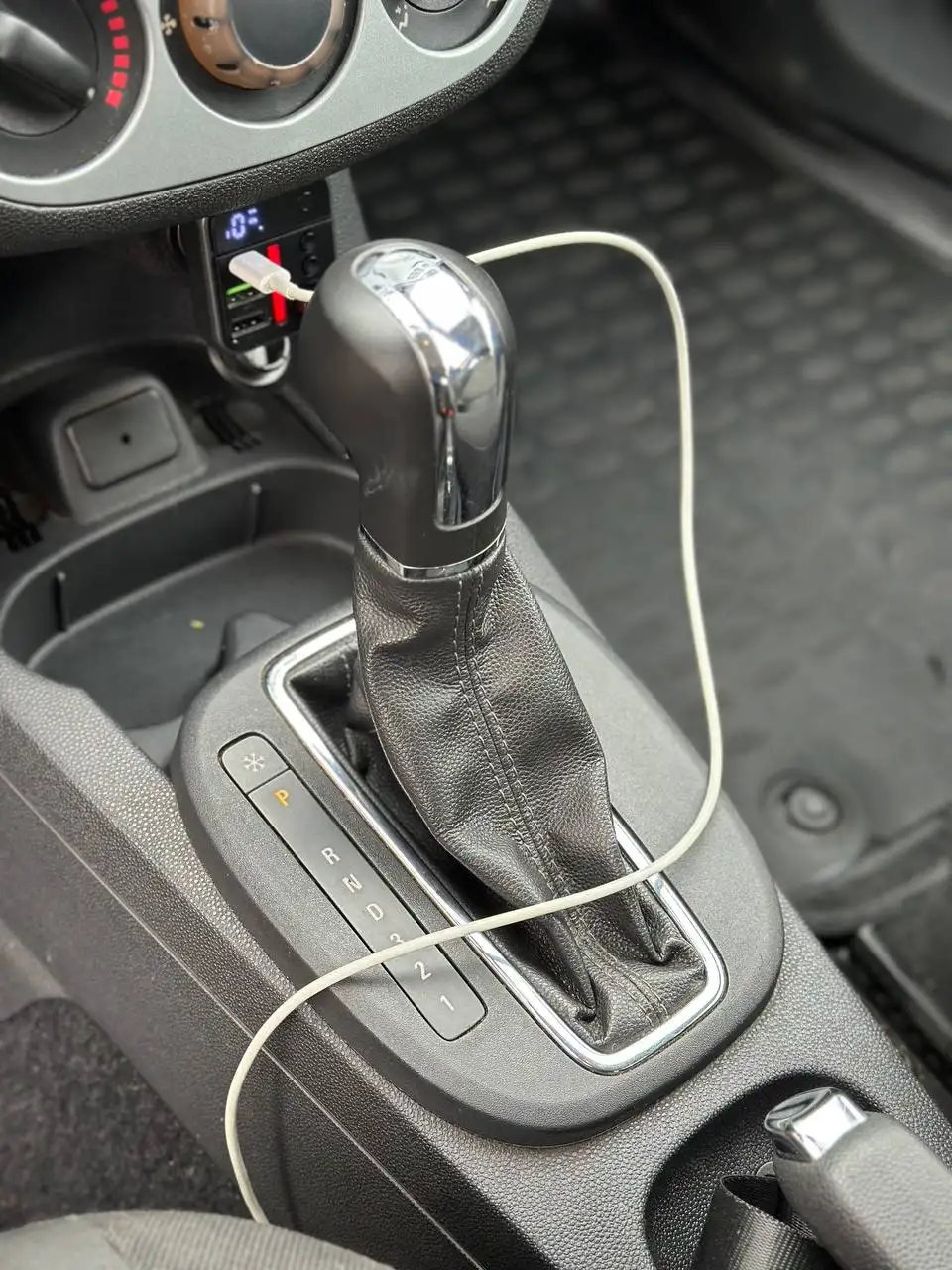 Opel Corsa 2011 автомат 1.4 бензин - Легковые автомобили (Авто) в Москва