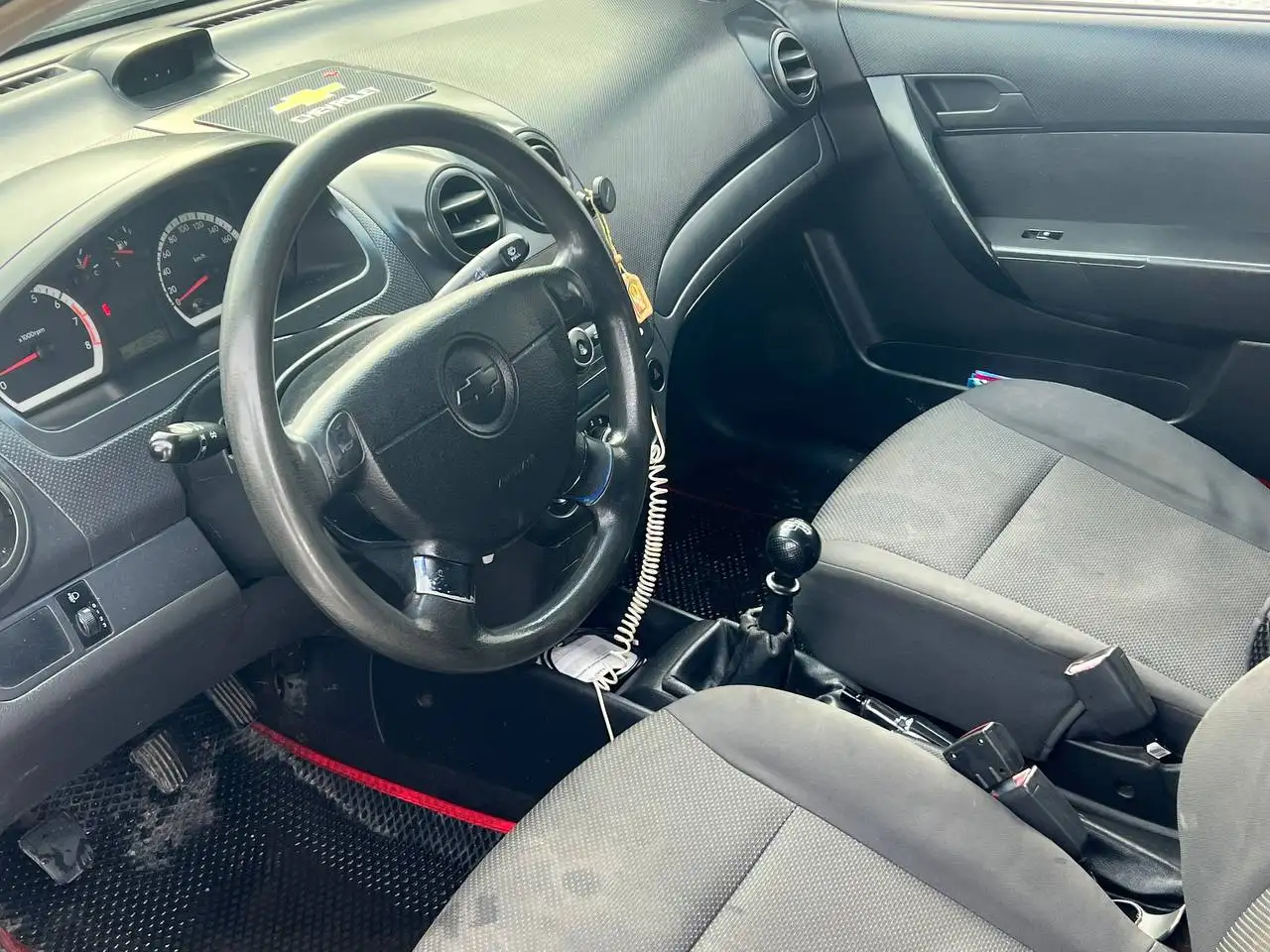 Chevrolet Aveo 2018 года с механической коробкой передач - Легковые автомобили (Авто) в Москва