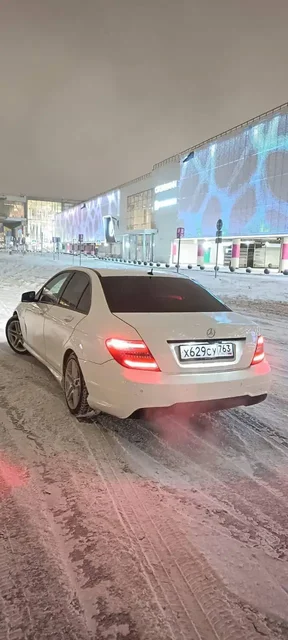 Mercedes-Benz C-класс 2011 года с мотором 1.8 - Авто в Москва