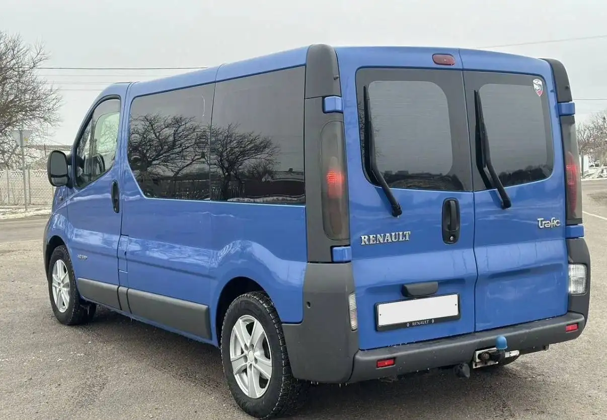 Renault Trafic 1.9 MT 2003 года в идеальном состоянии - Минивэны (Авто) в Москва