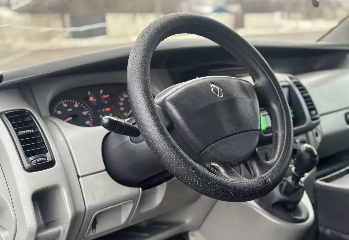 Renault Trafic 1.9 MT 2003 года в идеальном состоянии - Минивэны (Авто) в Москва