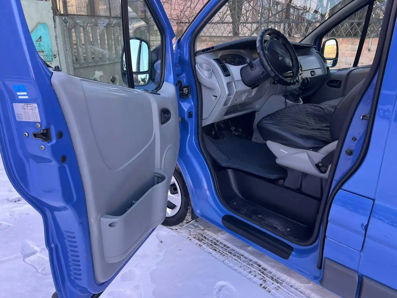 Renault Trafic 2003 год в отличном состоянии - Коммерческий транспорт (Авто) в Москва