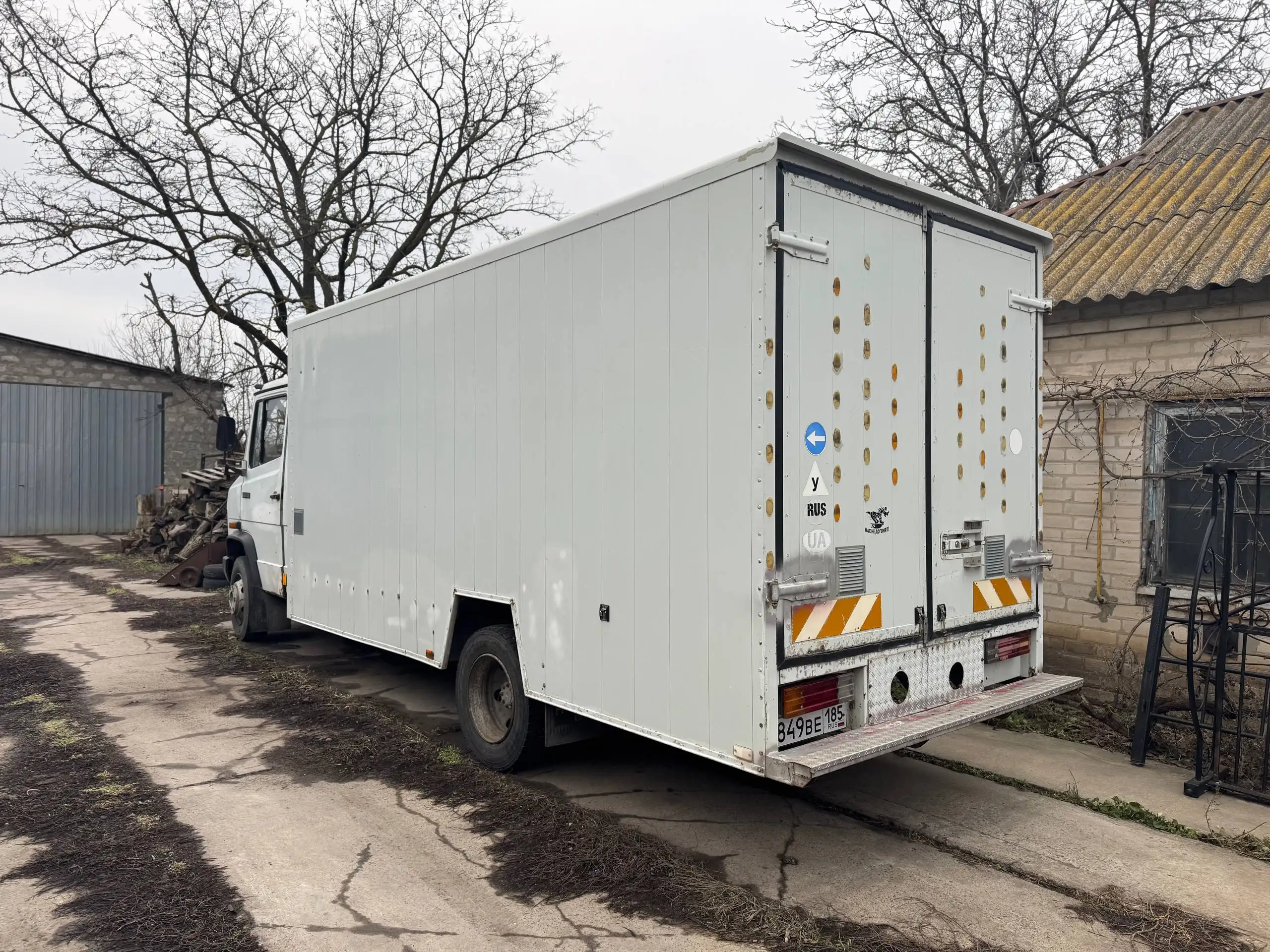 Продам надежный грузовой Mercedes 809D 1993 года - Грузовики (Авто) в Москва