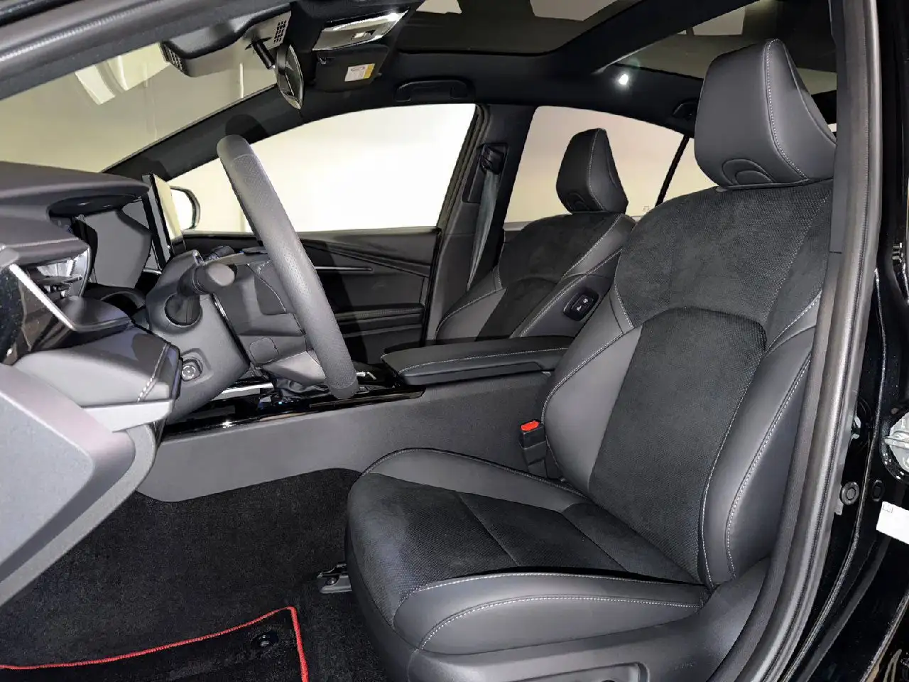 Продажа Toyota Camry 2025 (2026 MY) 2.0 гибрид в Москве - Легковые автомобили (Авто) в Москва