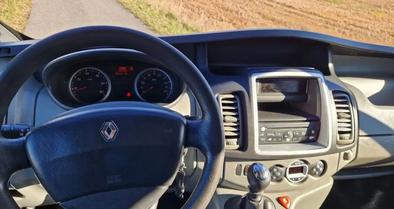 Renault Trafic Passenger FAP L2H1 Expression 2011 - Минивэн (Авто) в Москва