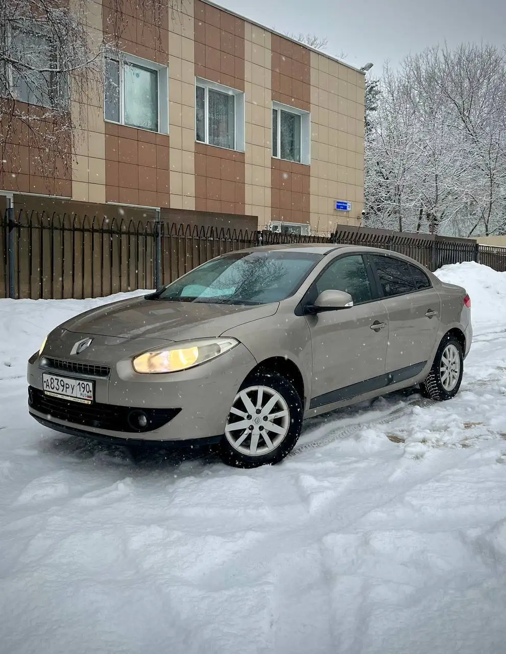 Renault FLUENCE 2010, АКПП, 1.6 бензин, 290000 км - Легковые автомобили (Авто) в Москва